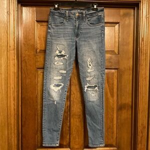 American Eagle Size 6 Super Stretch Light Wash Ripped Jeggings